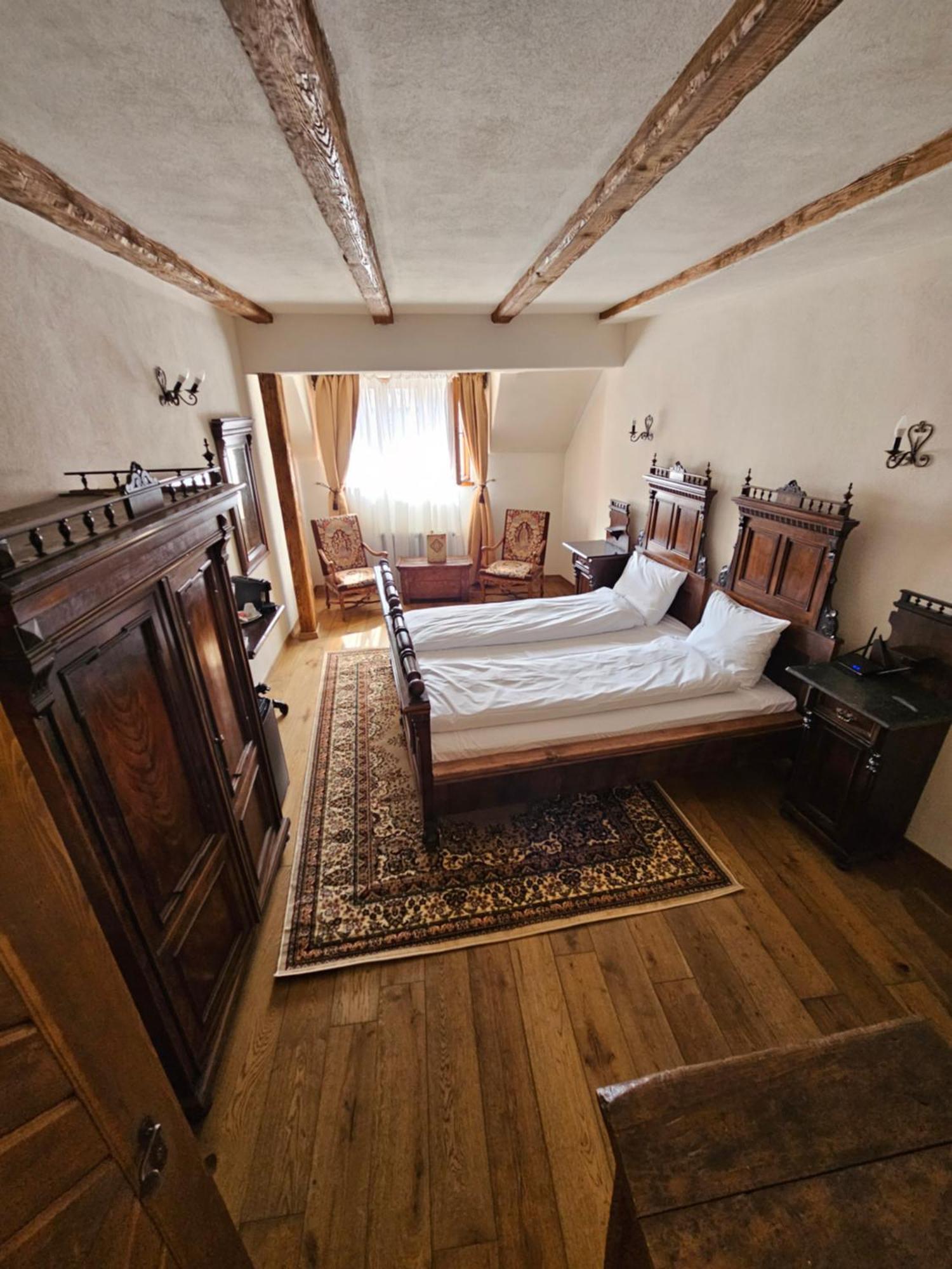 The Throne - M Museum Hotel ซิวิโชอารา ภายนอก รูปภาพ